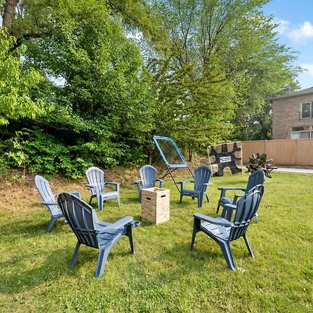 Spacious Luxury Retreat 8 Bed Oasis With 6 Baths