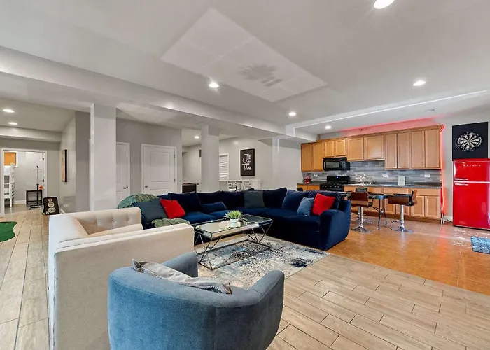 Ferienhaus Spacious Luxury Retreat 8 Bed Oasis With 6 Baths