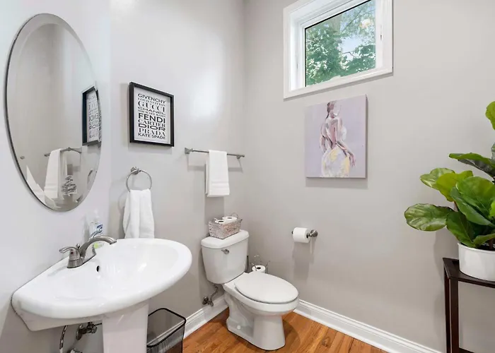Ferienhaus Spacious Luxury Retreat 8 Bed Oasis With 6 Baths Chicago