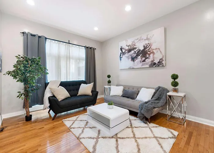 Ferienhaus Spacious Luxury Retreat 8 Bed Oasis With 6 Baths Chicago